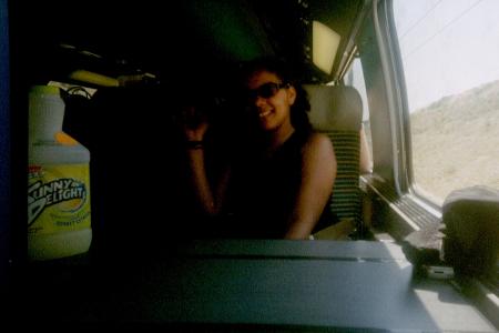 KATY DANS LE TGV POUR TOULON ETE 2004